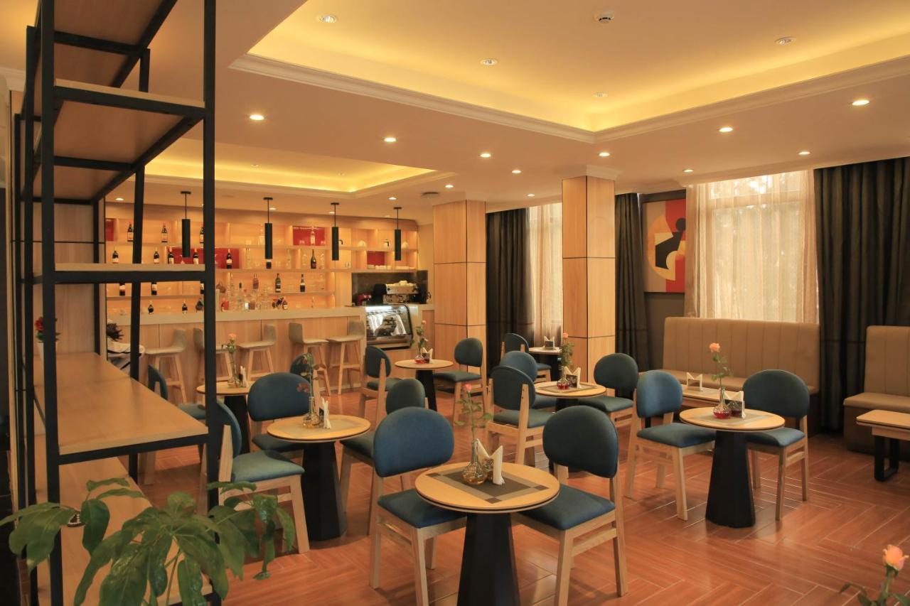 Ivy Hotel, Bishoftu Bagian luar foto