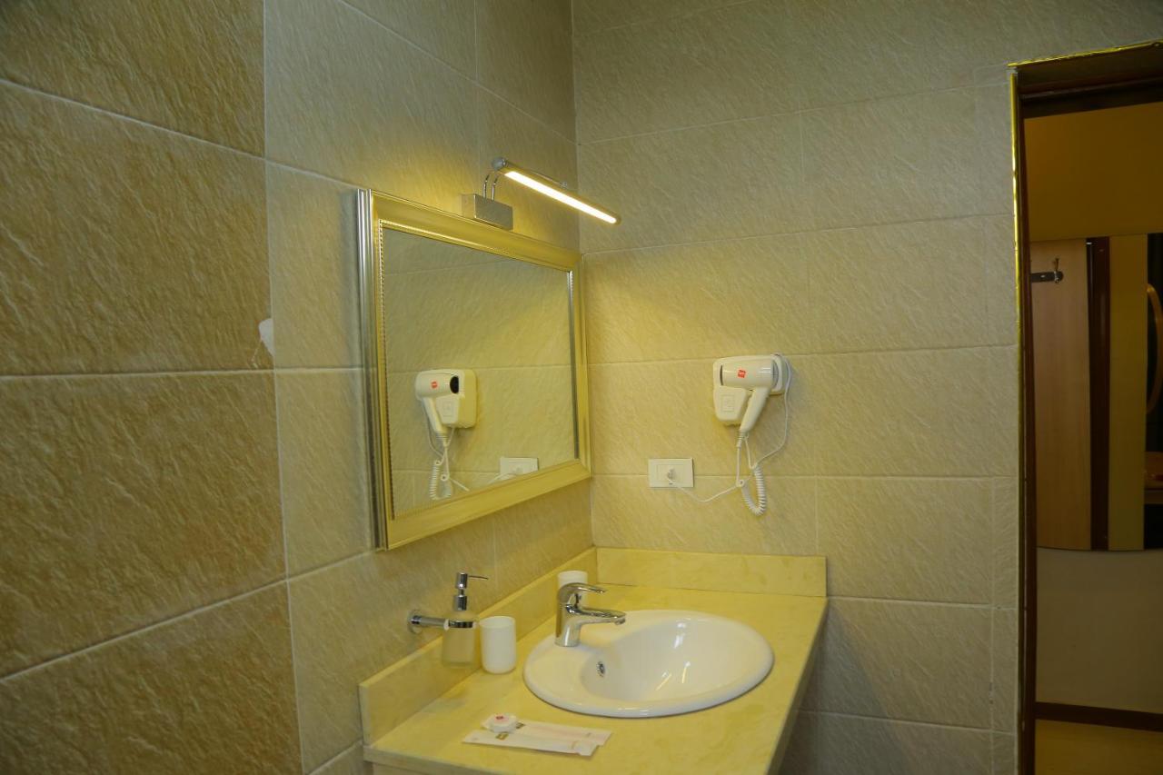 Ivy Hotel, Bishoftu Bagian luar foto